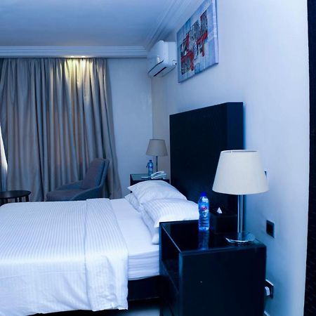 Summerset Continental Hotel Gana Mobushipe Eksteriør billede