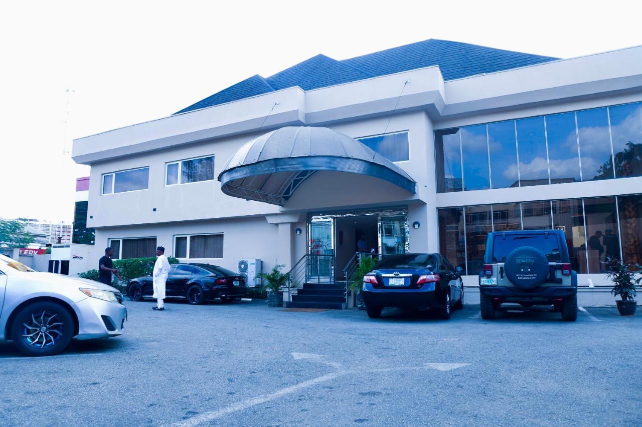 Summerset Continental Hotel Gana Mobushipe Eksteriør billede