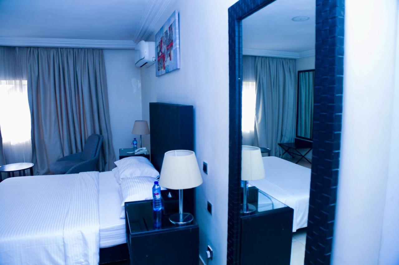 Summerset Continental Hotel Gana Mobushipe Eksteriør billede